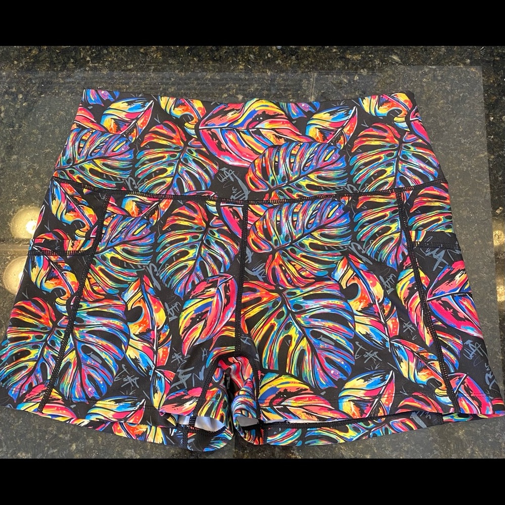 CVG TROPIC LIKE ITS HOT SHORTS 2.5”